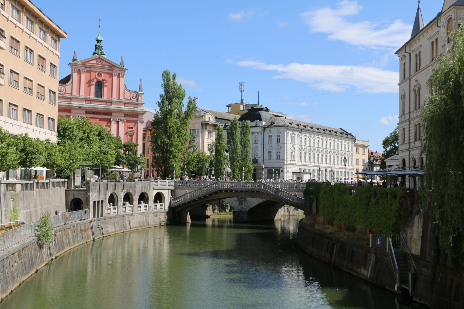 Rivière Ljubljanica et pont Triple à Ljubljana