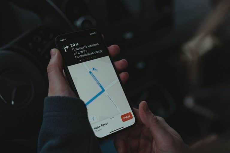 Intelligence artificielle et tourisme : vers des itinéraires plus durables